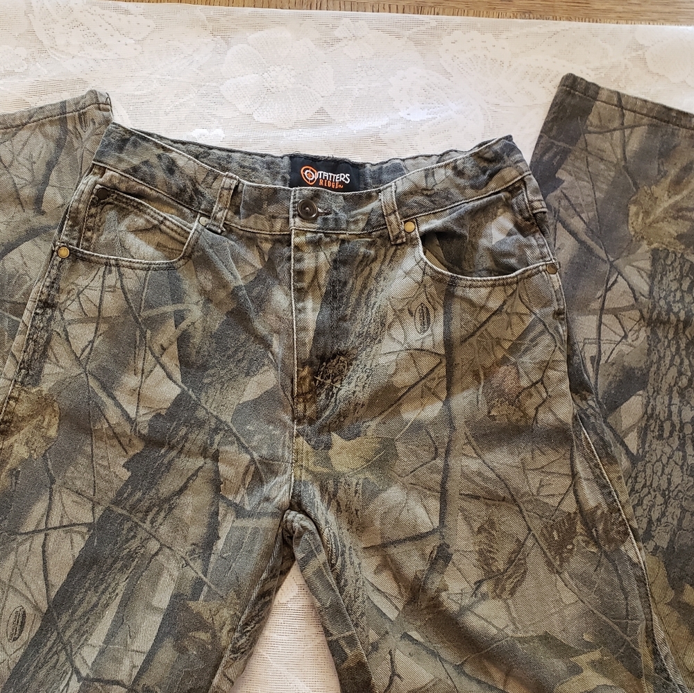 Outfitters Ridge Boys 18R Camo Jeans, VGC